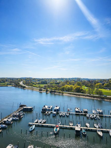 Leben über Schleswig! Wachwerden mit der Sonne im Gesicht. ETW für die Zukunft.